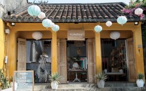 Cửa tiệm Sunday Hội An